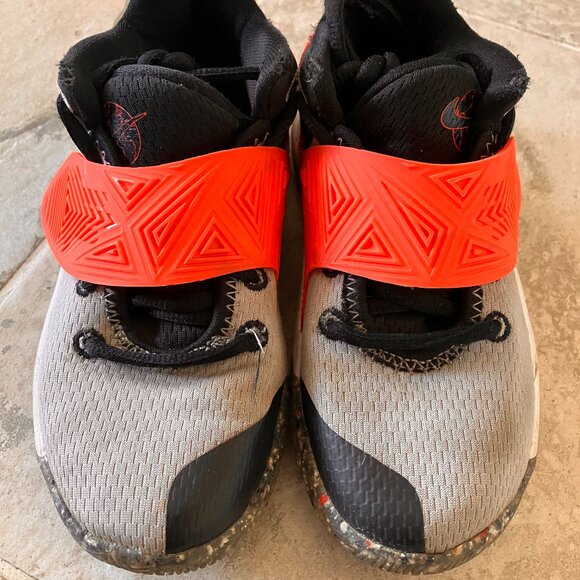 Nike running shoes Size 12 for Kids (29.5 Euro) - Picture 1 of 5